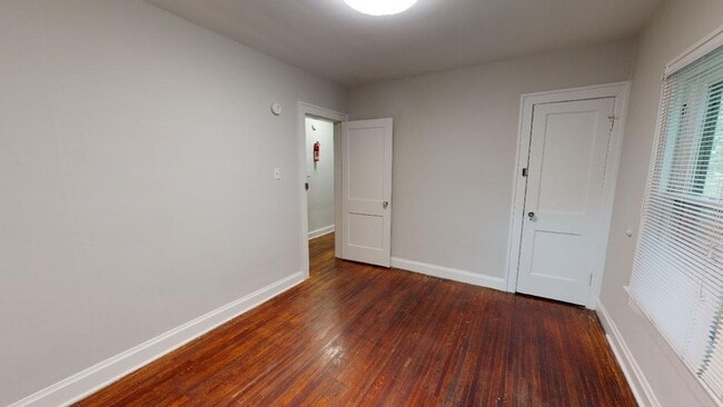 Building Photo - Beautiful 3 bedroom Clintonville home avai...