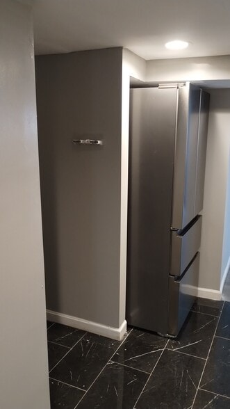 Building Photo - 3107 Evergreen Ave