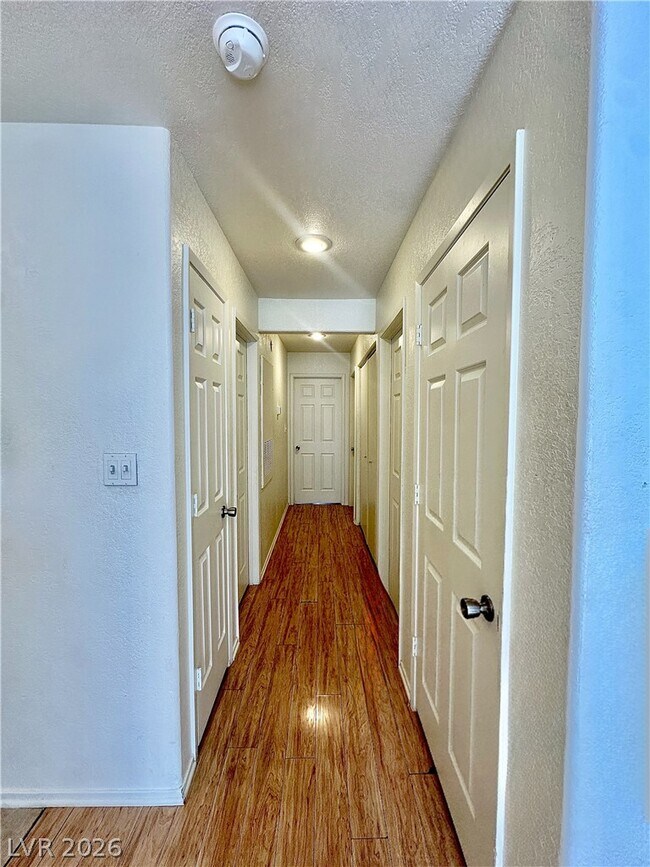 Building Photo - 5042 S Rainbow Blvd