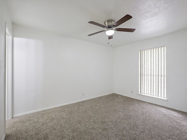 Building Photo - Spacious 2-Bedroom Apartments in Dallas – Starting at $1,150/Month