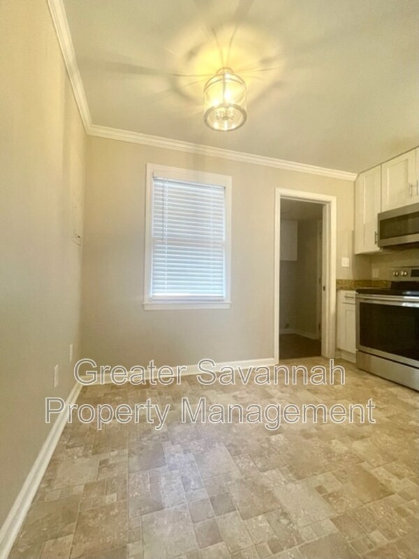 Building Photo - 2114 E 62nd St