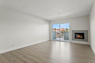 Building Photo - Newly Remodeled 1-Bed Condo in The Spectru...