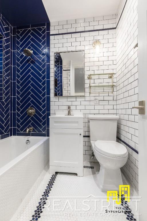 Building Photo - NEWLY RENOVATED 3 BED 2 BATH APT in Brooklyn Heights!
