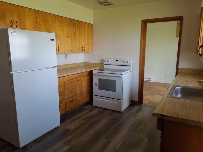 Building Photo - 8912 Travis Dr