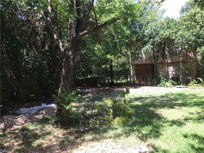 Building Photo - 507 Middle Ln