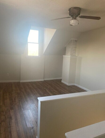 Building Photo - 429 Willow St