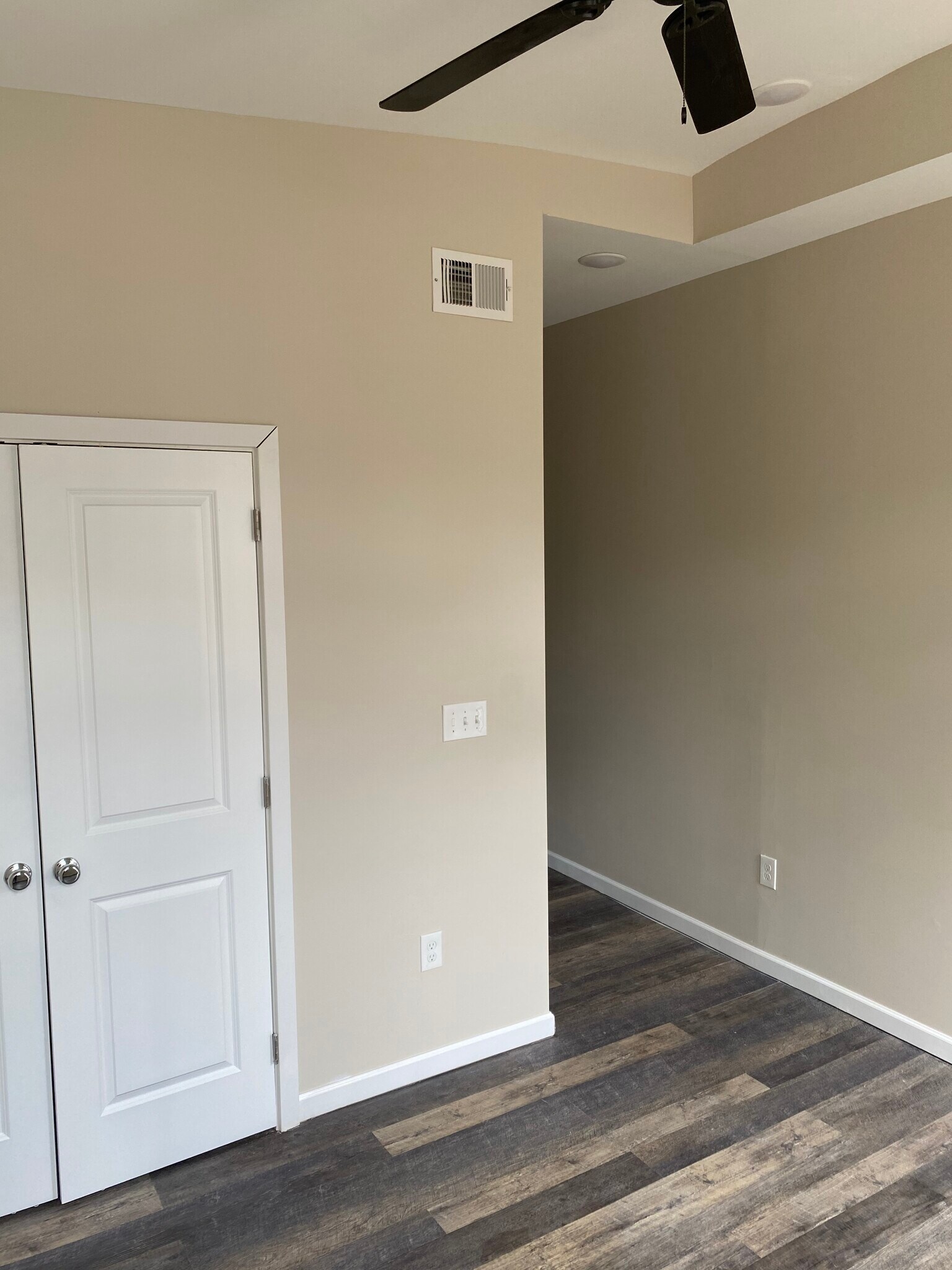 Building Photo - 1805 Saint Paul St