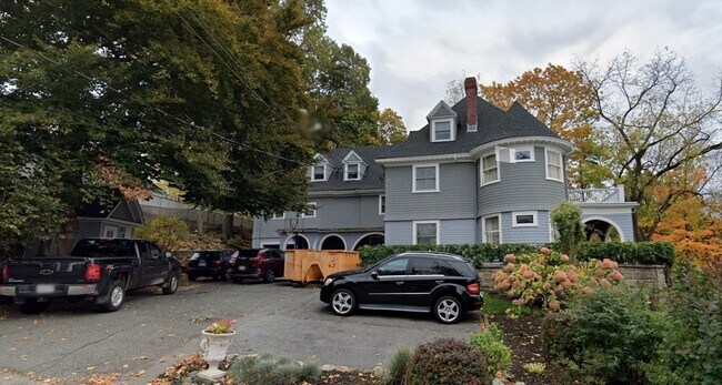 Building Photo - 217 Bellevue St