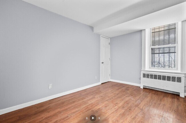 Building Photo - 151 School St