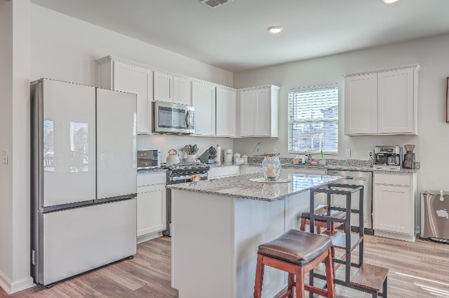 Building Photo - 286 W Bradford Pointe Dr