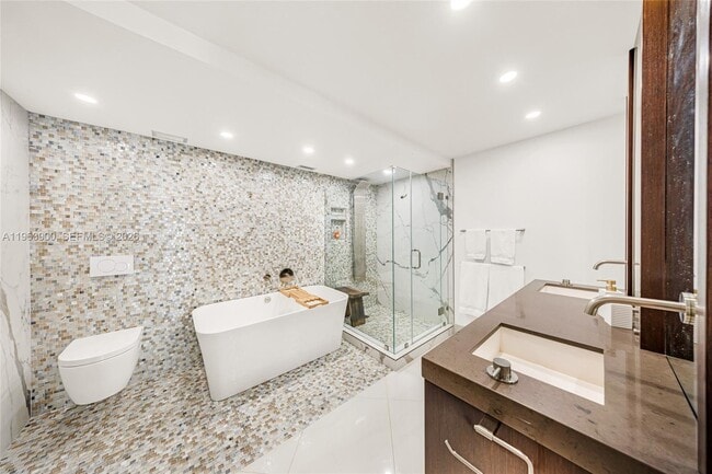 Building Photo - 2821 N Ocean Blvd