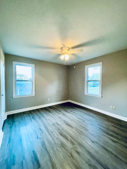 Building Photo - 1405 E 133rd St