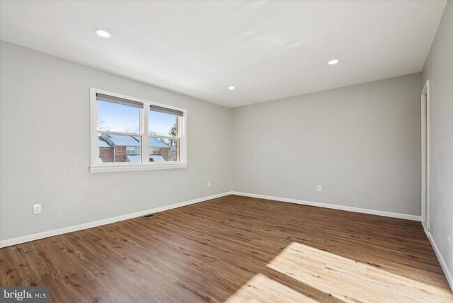 Building Photo - 1375 Abbey Way