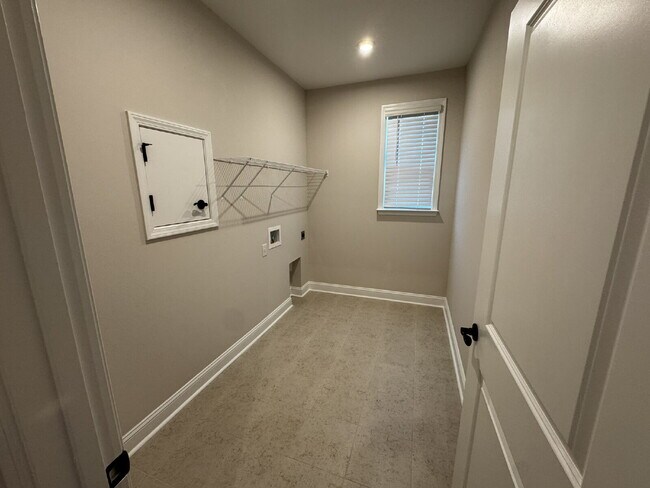 Building Photo - Home for Rent