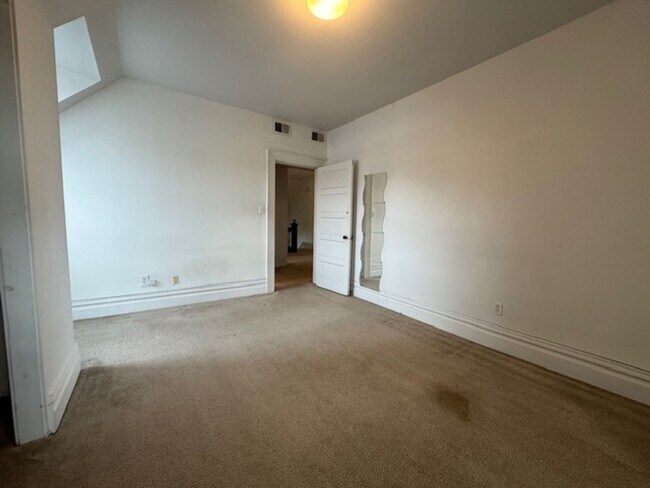 Building Photo - 4821 Centre Ave