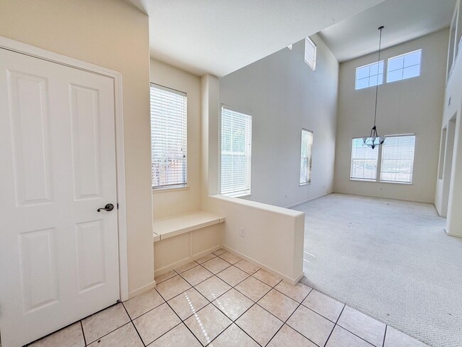 Building Photo - Spacious Milpitas 3 Bedroom 2 Bath Home