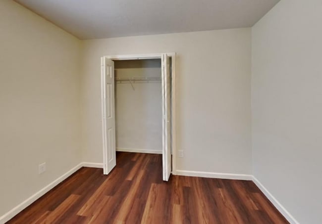 Building Photo - 446 1st St