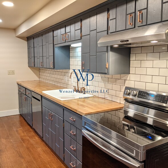 Kitchen - 165 Lincoln St