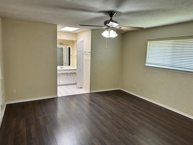 Building Photo - 502 Spring Willow Dr