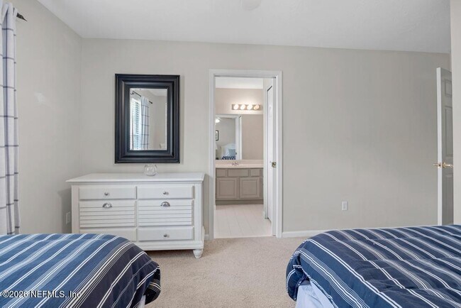 Building Photo - 137 Oak View Cir