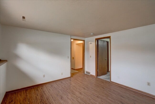 Building Photo - 1329/1331 S Thompson Dr