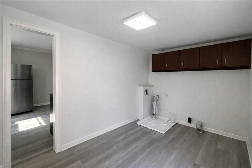 Building Photo - 610 Wilshire Ave