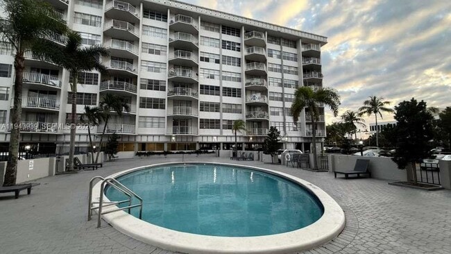 Building Photo - 16740 NE 9th Ave