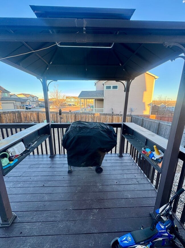 Building Photo - Gorgeous 3 bed/2.5 bath home with 3-CAR TANDEM GARAGE in Painted Sky