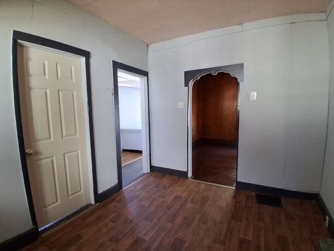 Building Photo - 409 Ave A