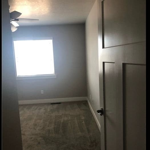 Building Photo - 822 S Aspen Wy