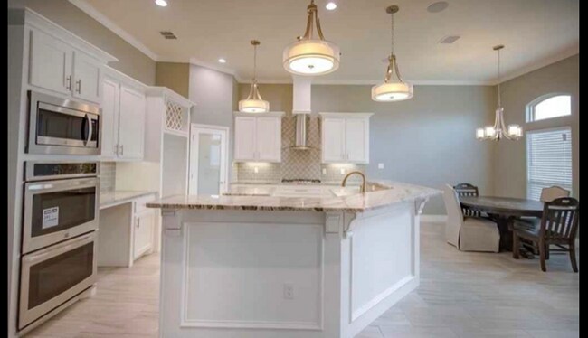 Building Photo - 5701 Bella Di Giorno Dr