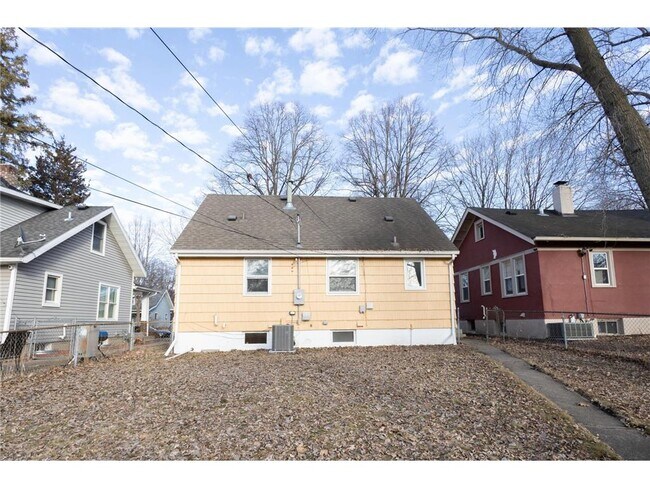 Building Photo - 3451 N Logan Ave