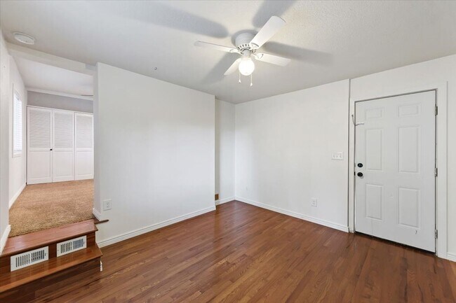 Building Photo - 4801 W Irving St