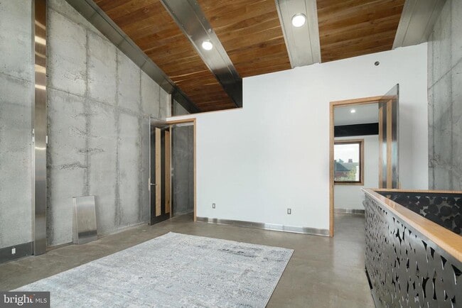 Building Photo - 2236 Alter St