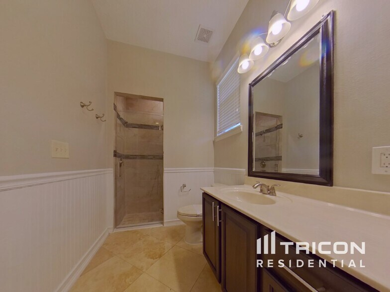 Building Photo - 1055 Golf Point Loop