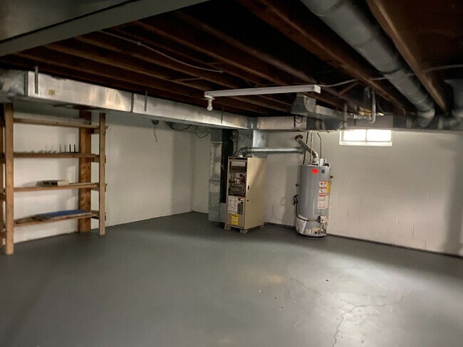 Building Photo - 115 S Beverly Ave