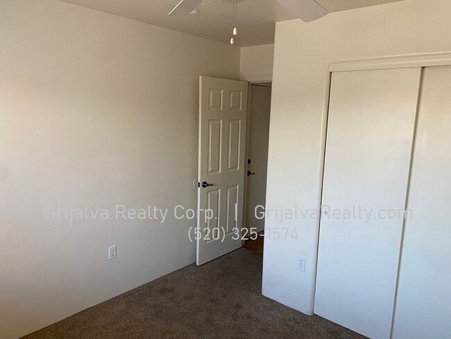 Building Photo - Lovely 2 BR, 2 BA House on the Westside (G...