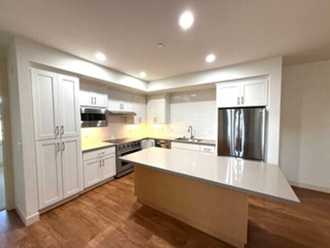 Building Photo - Desirable Scotts Valley Home!