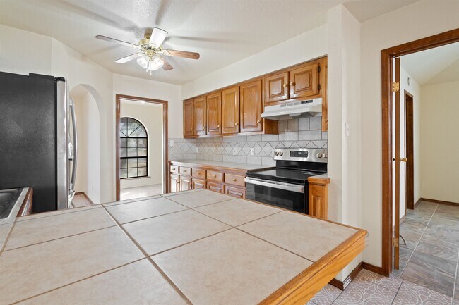 Building Photo - 104 Virgie St