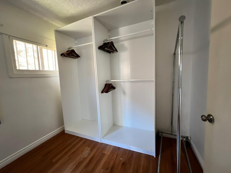 Building Photo - 1448 N Fuller Ave