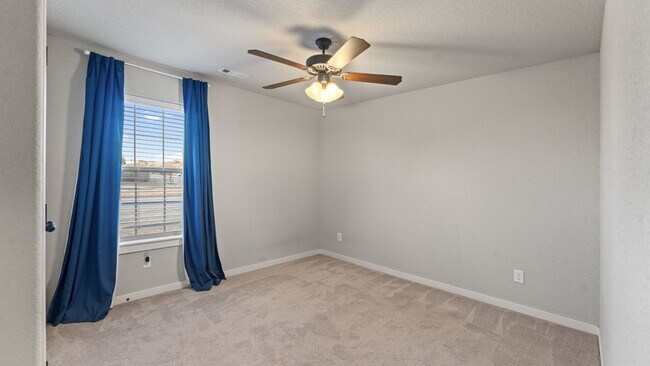 Building Photo - 3960 Deerhurst St