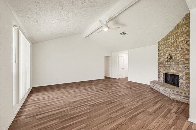 Building Photo - 13327 N Thorntree Dr