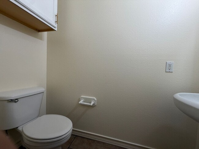 Building Photo - 14901 Windward Dr