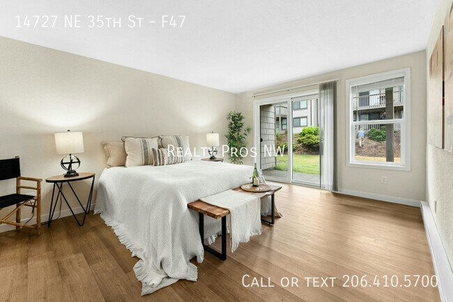 Building Photo - 14727 NE 35th St