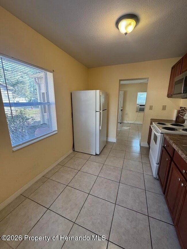 Building Photo - 708 Hazel Ave