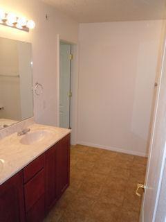 Building Photo - 601 Menaul Blvd NE