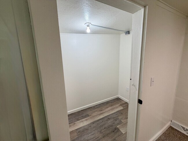 Building Photo - Hamptonville - HWY 901 - 3 Bedroom/ 1 Bathroom