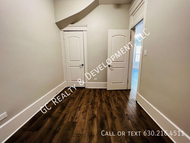 Building Photo - 6401 S Eberhart Ave