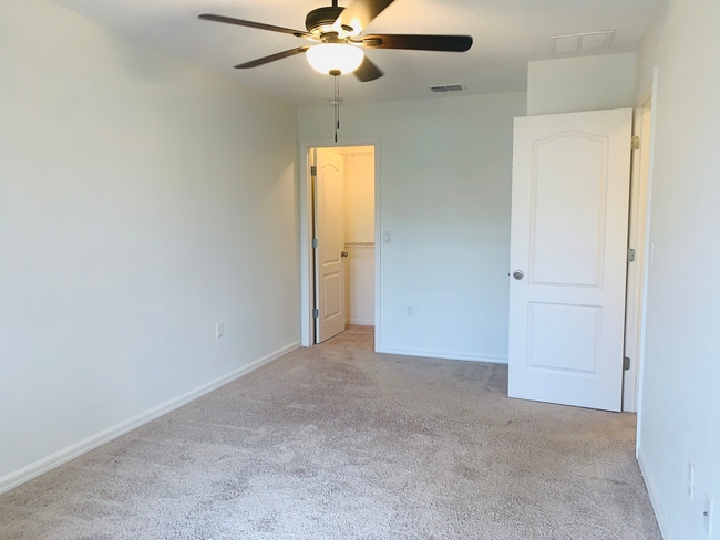 Building Photo - 147 Aston Grande Dr