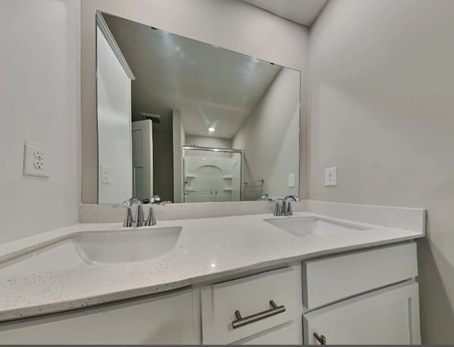 Building Photo - 1246 142nd St E